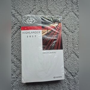 Toyota HIGHLANDER 2017 Owners Manual Quick Reference Guide NEW  In Plastic